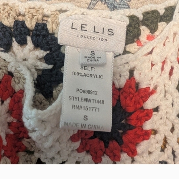 Le Lis Multicolor Crochet Top - Picture 3 of 3